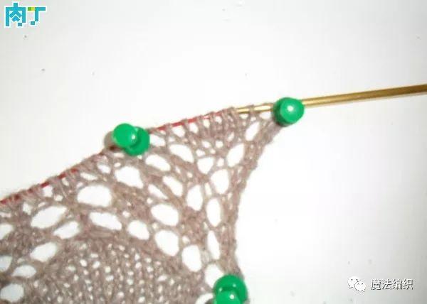披肩的织法，披肩钩针编织花样图解（超越志田之美的手工棒针编织披肩教程图解）