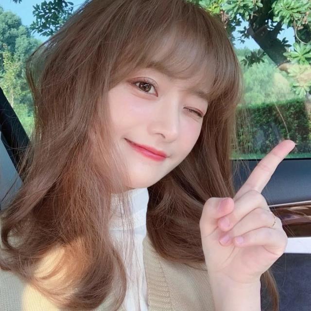 动漫女生头像   今天天气很好适合打打闹闹微信，动漫女生头像   今天天气很好适合打打闹闹，更适合亲亲抱抱（女生：可以获得漂亮并且温柔）