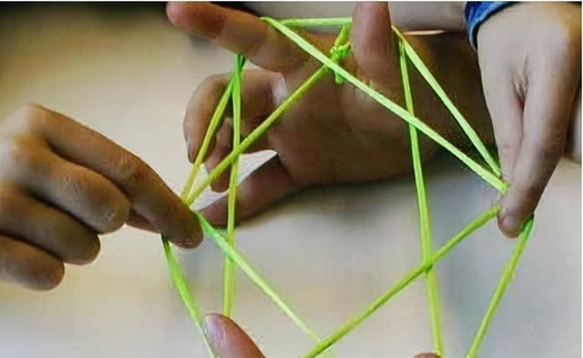 80后小时候玩的游戏，80后儿时玩的游戏有哪些（小时候玩过的经典游戏）