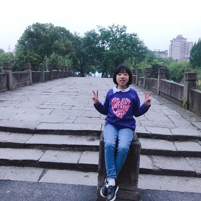 足球小狐狸电视机作文300字，小狐狸的作文300字10篇（，，《小狐狸的奇幻之旅》）