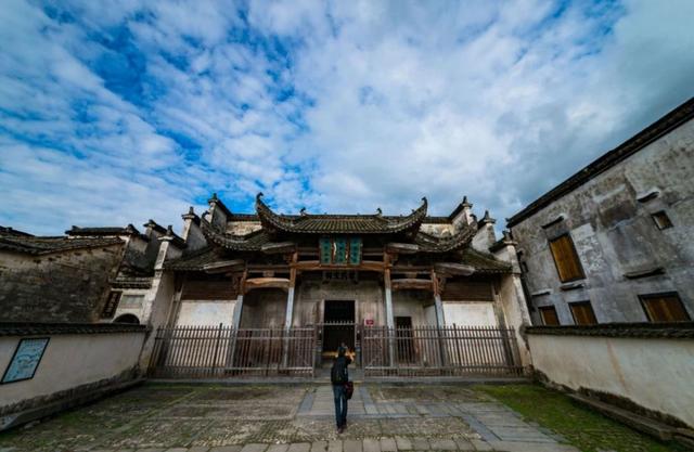 宏村在哪里，安徽宏村在哪里（宏村、西递等旅游景区恢复开放）