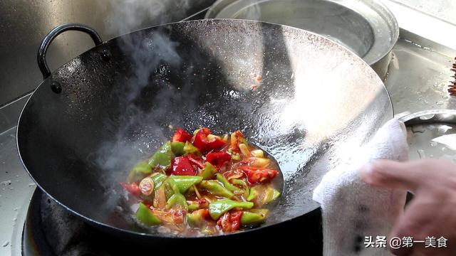 豆腐怎么炒好吃，清炒豆腐怎么做好吃（饭店的红烧豆腐为什么炒的那么好吃）