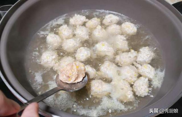 水煮肉丸子的做法，水煮肉丸子怎么做（清水肉丸汤新做法）