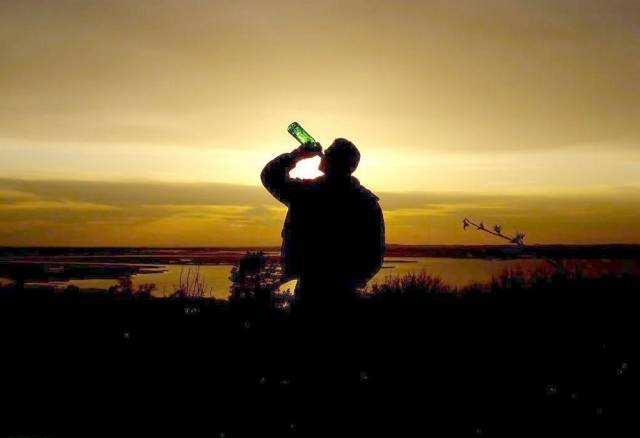 什么是一个人的性格，看他喝完酒后的样子就知道