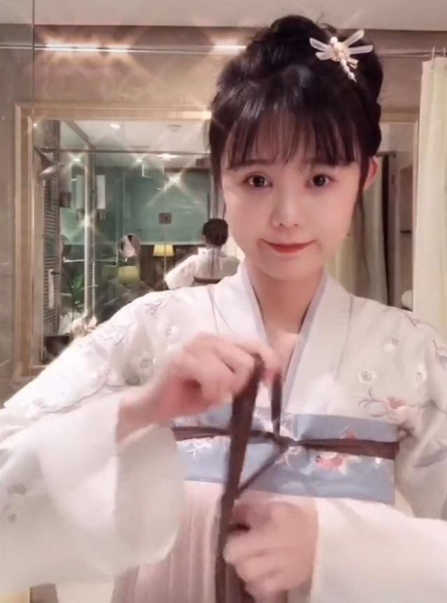 汉服襦裙如何穿，汉服襦裙如何穿好看（汉服娘安利：不用放掉神器）