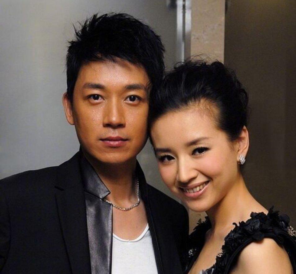 最开始的潘粤明是导演路学长眼里的"非专业出身",一直在跑龙套,演儿童