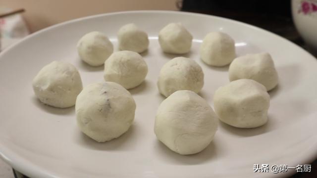 怎样蒸美味的山药肉丸子，山药肉圆子怎么做 丸子（山药又出新吃法）