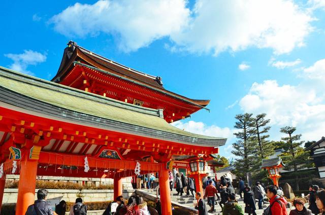 日本鸟居有多可怕，日本鸟居最多的地方（千本鸟居，日本的标志性建筑）