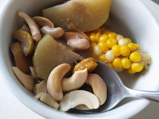 腰果的产地与食用方法，原来你是这样的“妖果”