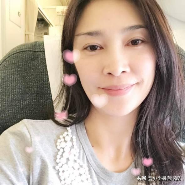 李克勤 - 再见演奏厅歌词是什么，李克勤红日原唱（李克勤老婆不仅低调）