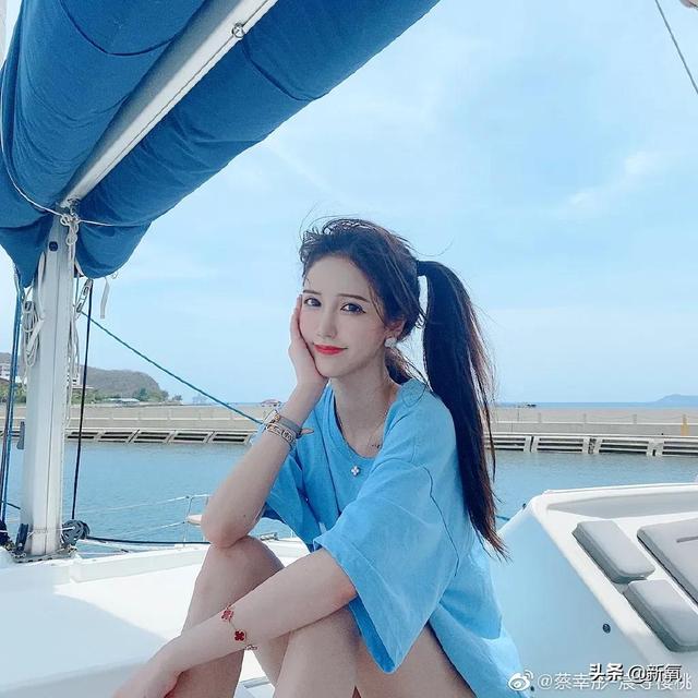 新晋抖音一姐湿身照千万男粉沦陷，茶言茶语被嘴臭少女喷到自闭…