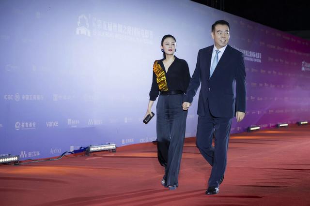 陈红个人资料，陈凯歌的妻子是谁（28岁嫁给陈凯歌退居幕后）