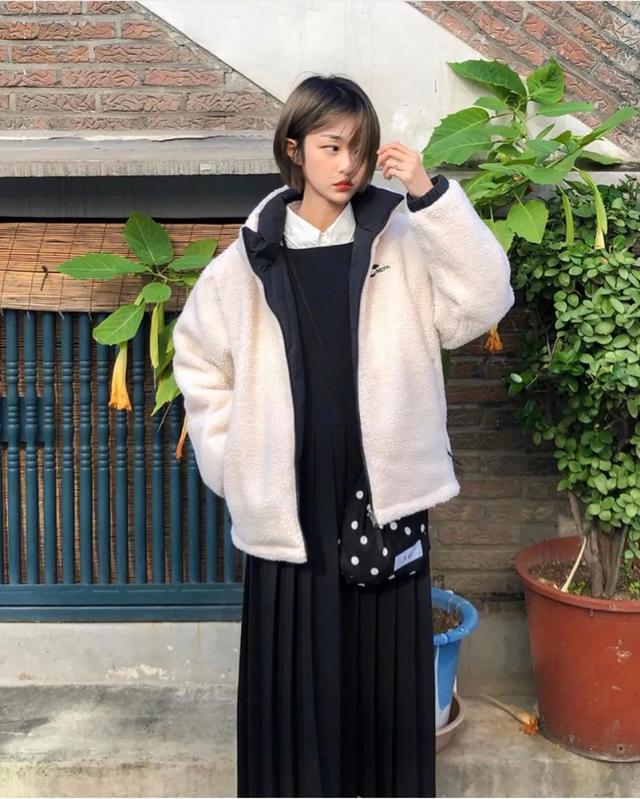 亚洲女生纯情脸，欧美女生性感身材，亚洲魔性笑容（你是高级脸还是纯情脸图片）