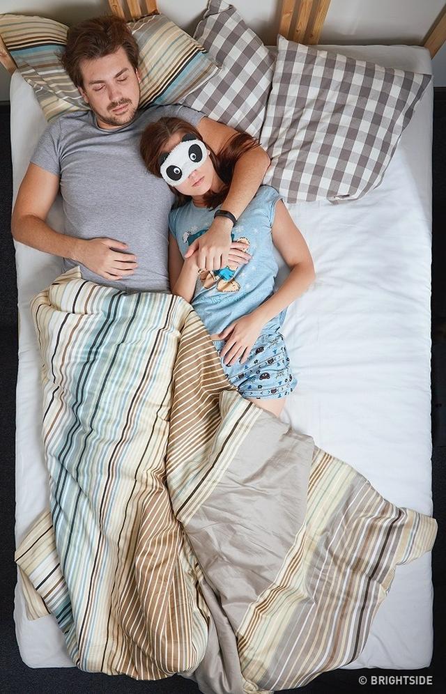 情侣间的十种睡姿，情侣最舒适的睡姿（你注意过自己和另一半的睡姿吗）