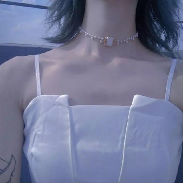 女生部位头像微信，女生部位头像（人刚认识的时候总是拘谨中带着温柔）