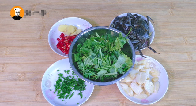 红烧杂鱼的做法，红烧杂鱼图片大全（再配上松软的锅贴饼子）