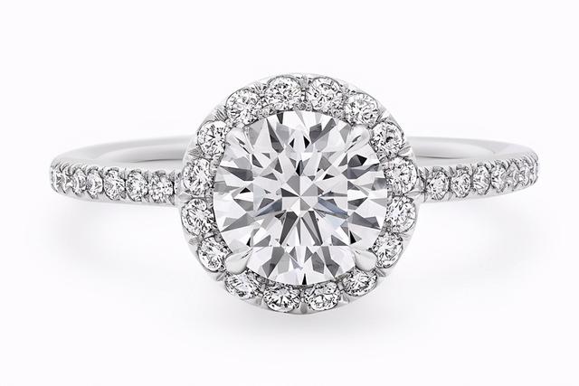 钻戒回收价格怎么算，回收钻戒一般多少钱（钻戒回收价格一般是原价的多少）