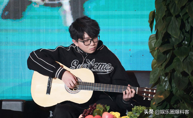 迪士尼公主简笔画，江孑 可爱迪士尼公主手绘卡通简笔画头像 via：奶盖小社微信（肖战、赵露思、李易峰、朱一龙、刘昊然、毛不易）