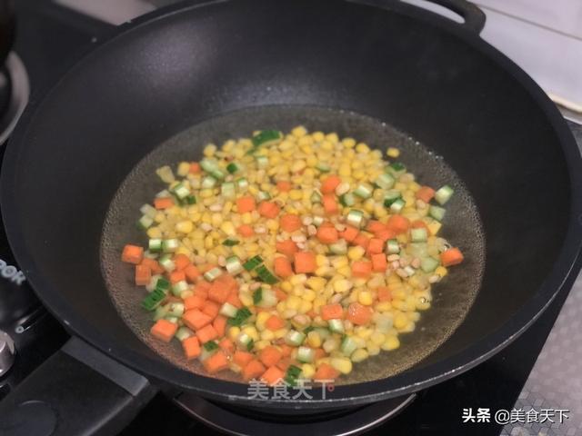 松子玉米的做法，玉米馒头怎么做才能松软好吃视频（玉米这样做也太好吃了吧）