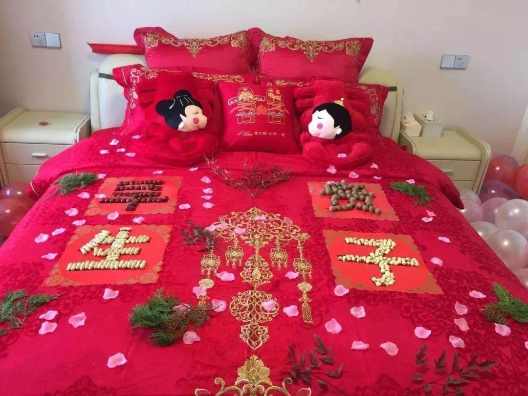 喜床布置图片,婚床要撒什么