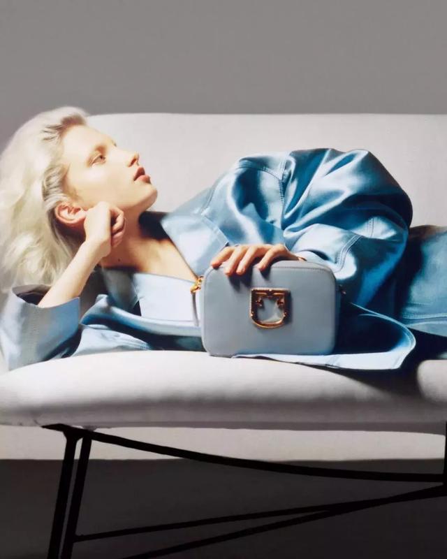 mk包包属于什么档次，MK包包属于什么档次（这五个颜值与质感均在线的包包品牌）