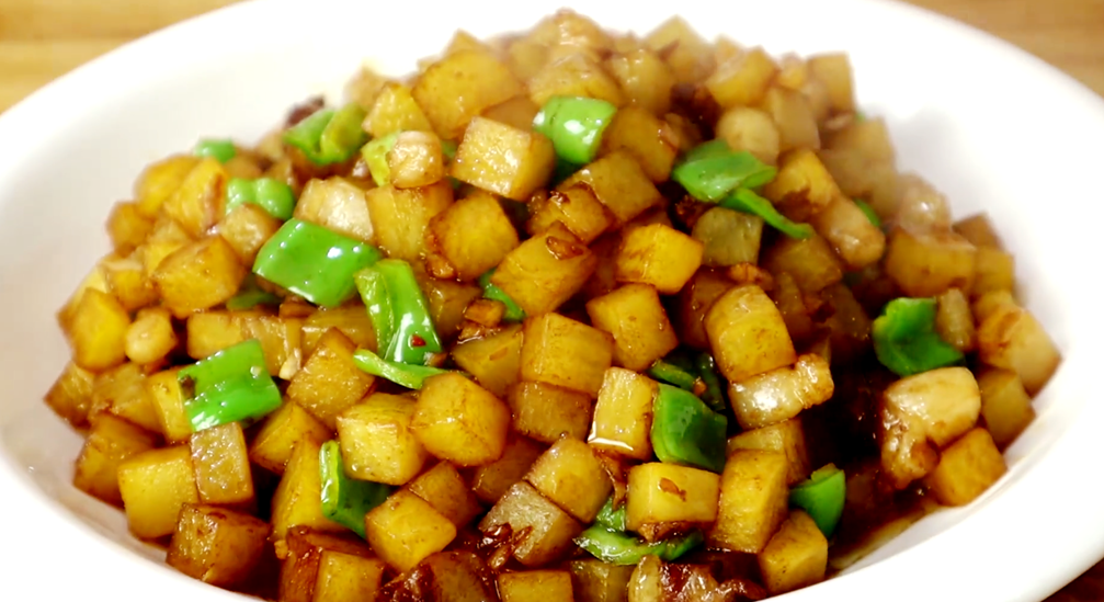 【炒土豆】做法步骤图 比大鱼大肉还香 过年用它招待客人特棒-起舞食谱网