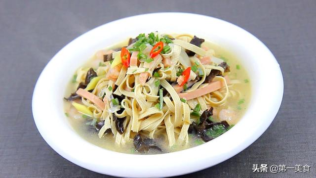 千张的做法大全家常菜，素煮千张的家常做法（厨师长教你：千张的创新做法）