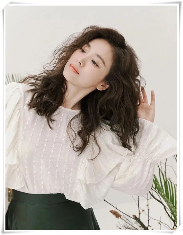 巧克力色头发显白吗，巧克力色和黑茶色头发哪个显白（过年推荐这5种显白发色）