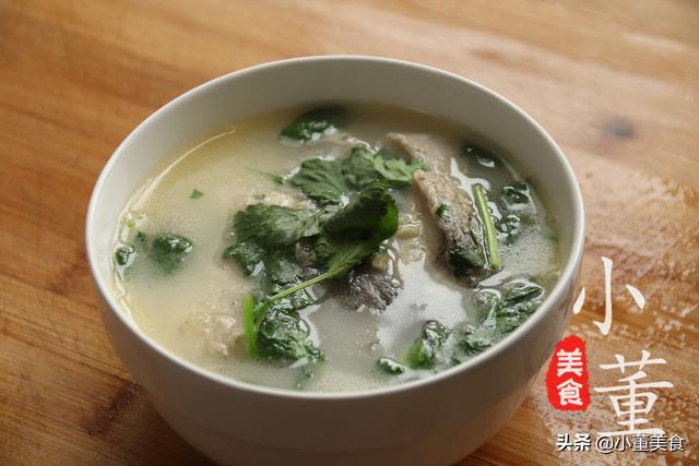鱼头汤怎么做又浓又白，鱼头汤怎样做成奶白色（保证鱼汤浓白还不腥）
