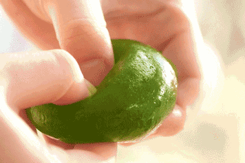 怎样自制手工米粉皮，家庭自制米粉皮的做法（宝石绿外皮原来这样做）