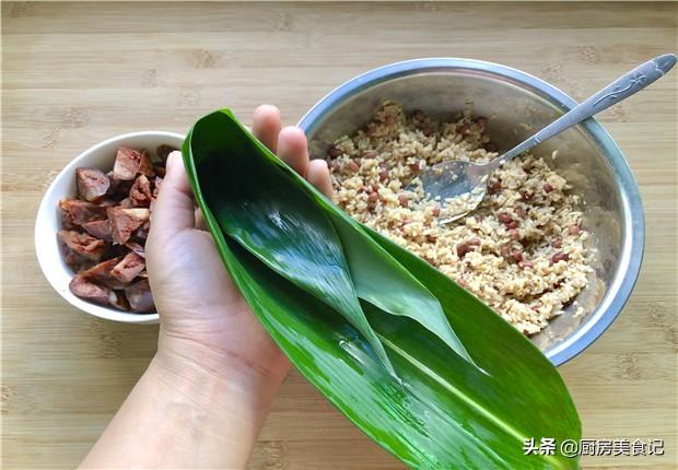 最简单的粽子怎么包的教程，2种包粽子最简单方法