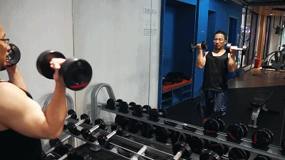 哑铃弯举的正确方法，哑铃弯举的注意事项（不可忽视的细节帮你一网打尽）