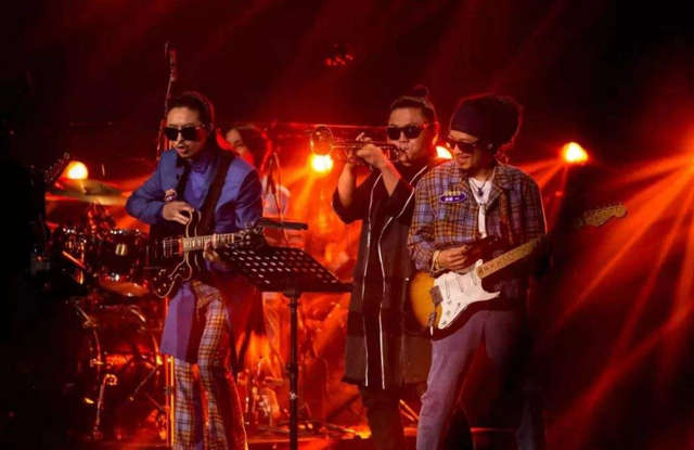 男孩别哭歌词介绍，男孩别哭歌词的寓意（欧阳娜娜的《男孩别哭》真的能触及人们心中最柔软的地方）