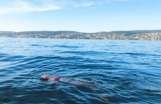 李佳萱是什么电视剧中的人物，李佳萱是什么电视剧中的人物女（与网球名将费德勒合影打破次元壁）