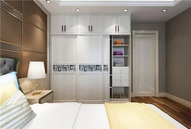 如何整理衣柜，衣柜衣服怎么整理又整齐又好找（这样收拾至少能节省一半空间）