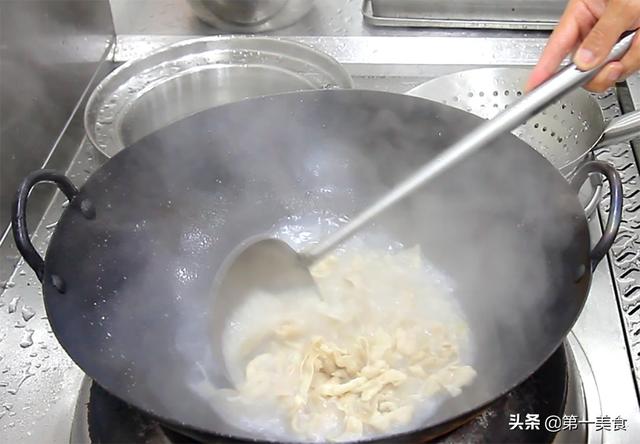 肥牛卷怎么做好吃，洋葱爆炒肥牛卷的做法——肥牛卷怎么做好吃（试试这道黑椒葱爆肥牛）