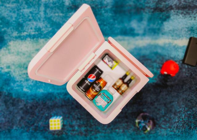 半导体制冷冰箱，什么是半导体制冷冰箱（倍思小冰屋学生冰箱评测）