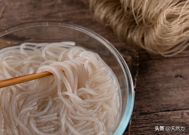 宽粉怎么泡软得快，粉条怎么泡软的快（红薯粉丝泡多长时间）