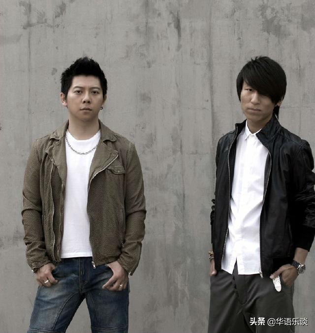 羽泉奔跑完整歌词，歌曲羽泉的奔跑（黄征与羽泉十年后同台）