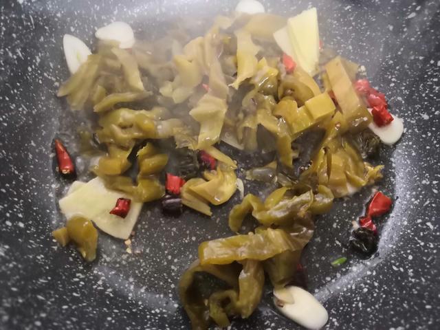 特色川菜重庆酸菜荤豆花的做法，特色川菜重庆酸菜荤豆花的做法大全（四川街头的平民美食荤豆花）