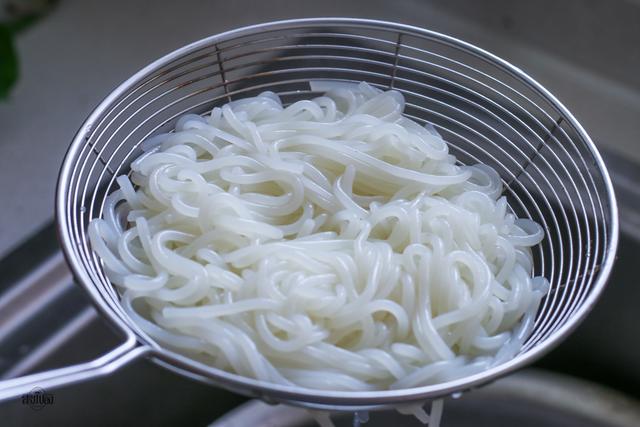 螺蛳粉煮多长时间，螺蛳粉煮多久才能熟透（很多人第1步就做错了）