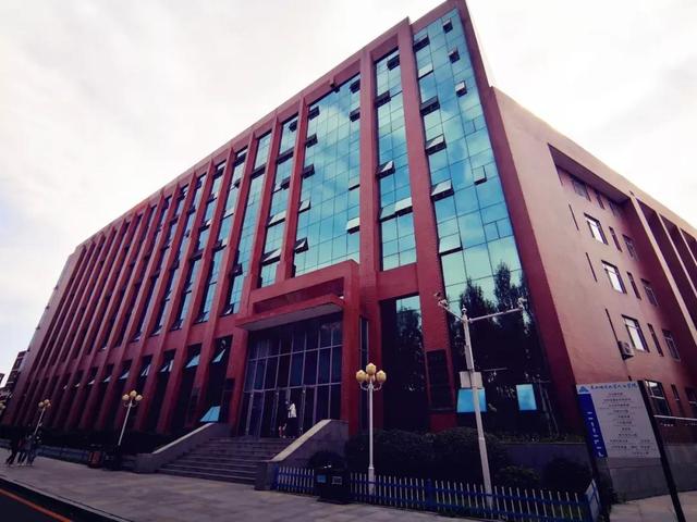 东北师范大学人文学院能三本升二本吗，东北师范大学人文学院是全日制本科学校国家承认吗（<二>东北师范大学人文学院）