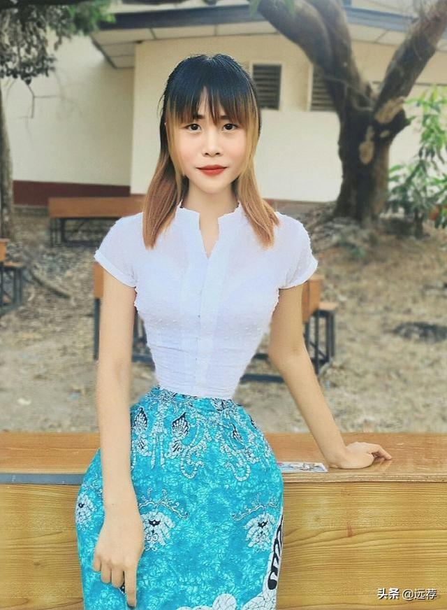 什么是蚂蚁腰，怎样练蚂蚁腰（23岁女孩拥有34厘米“蚂蚁腰”爆红）