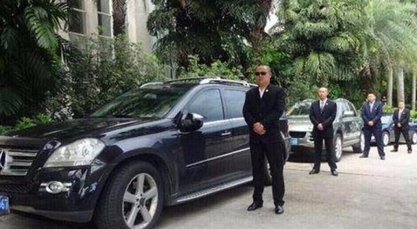 附近女老板招c1司机，急招司机7000元（富婆招聘司机月薪8万）