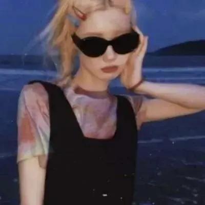 拽姐头像微信，拽姐头像（头像，一组超酷的墨镜拽姐头像）