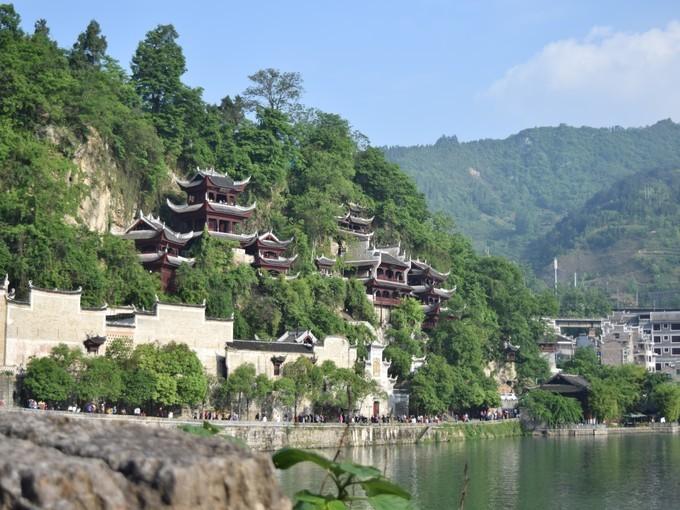 贵阳到梵净山(去梵净山坐高铁到哪下)