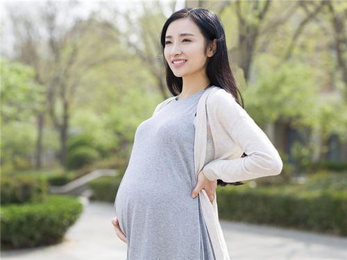 什么年纪属于晚育，什么年纪算晚育（女人这个岁数便是高龄产妇）