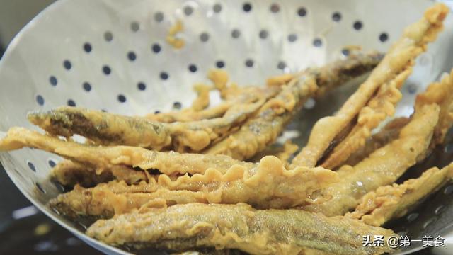 泥鳅怎么做好吃，豆腐烧泥鳅怎么做好吃（补虚养胃一点土腥味都没有）