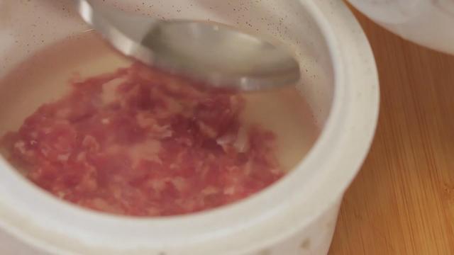 南昌正宗瓦罐汤怎么做，学做南昌瓦罐汤（家庭自制南昌瓦罐汤——鸡蛋肉饼汤）