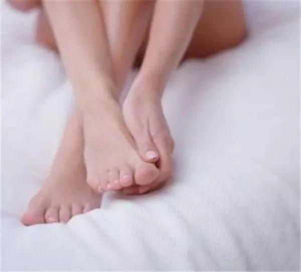 过期的眼霜还能做什么用，眼霜的保质期有多长（过期的护肤、化妆品竟然还能这么用）